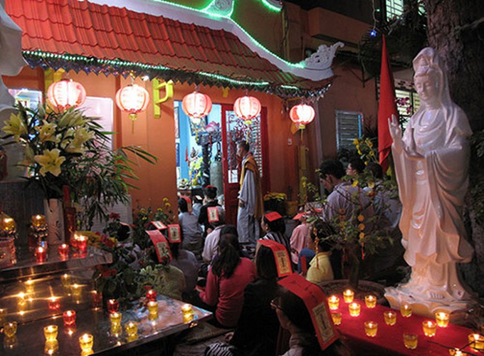 Lễ dâng sao giải hạn đầu năm tiến hành ở chùa hay ở nhà linh nghiệm?